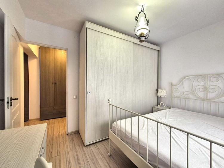 Apartament cu 2 camere decomandat, mobilat în Calea București