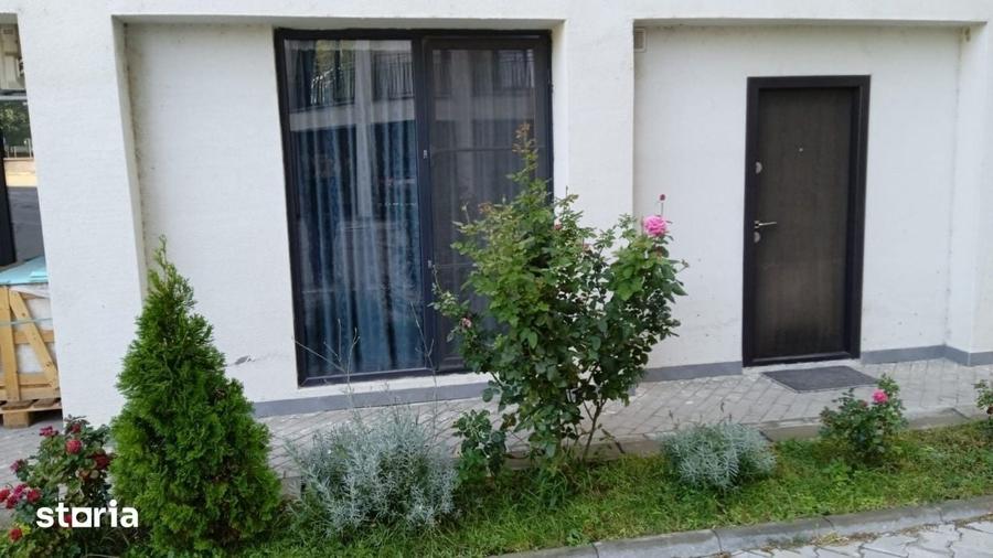 Garsonieră decomandată în Sud