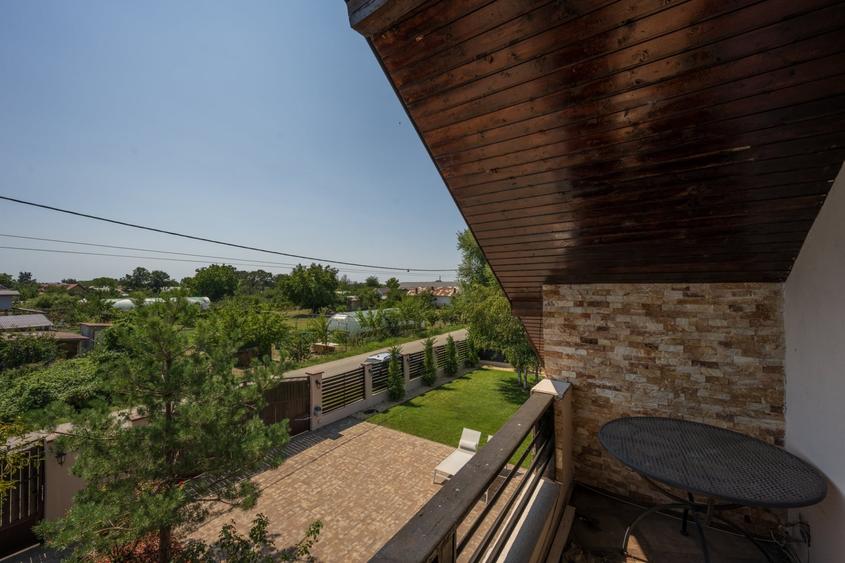 Casă individuală cu 4 camere cu Piscina în Domnești