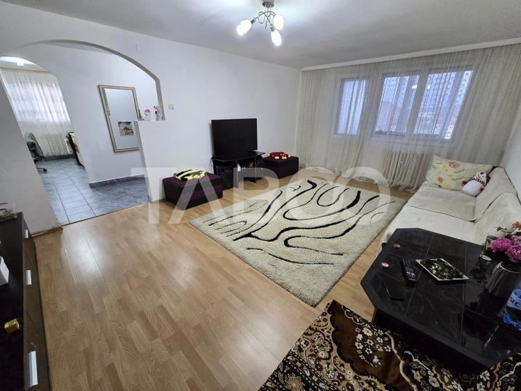 Apartament cu 2 camere decomandat, mobilat în Central