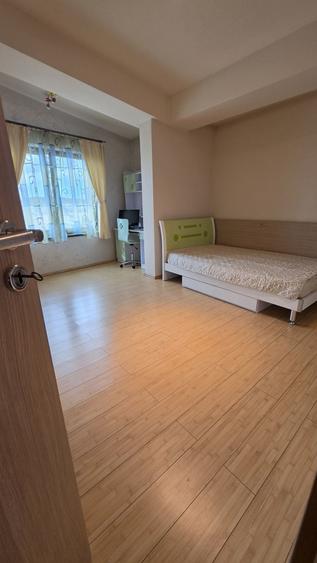 Apartament cu 4 camere decomandat în Central