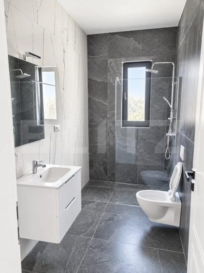 Apartament cu 3 camere decomandat în Nord-Est