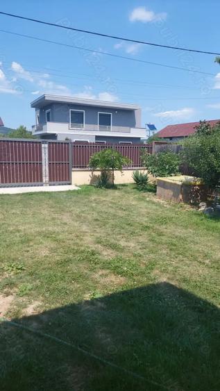 Casă cu 4 camere cu Teren 1000 Mp în Central