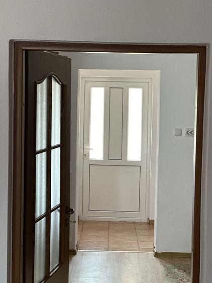 Casă cu 4 camere în Tătărani