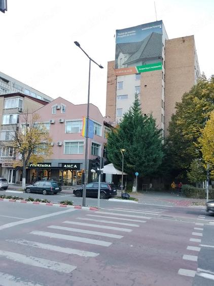 Garsonieră decomandată în Central