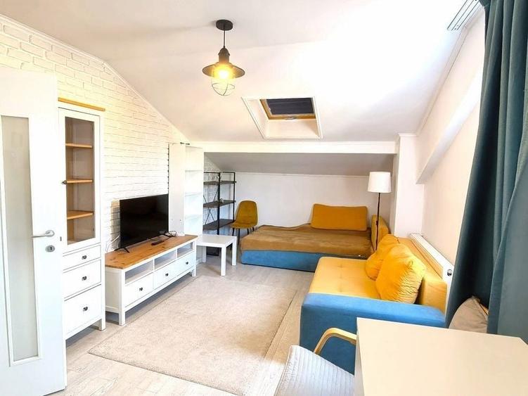 Apartament cu 2 camere decomandat în Titulescu