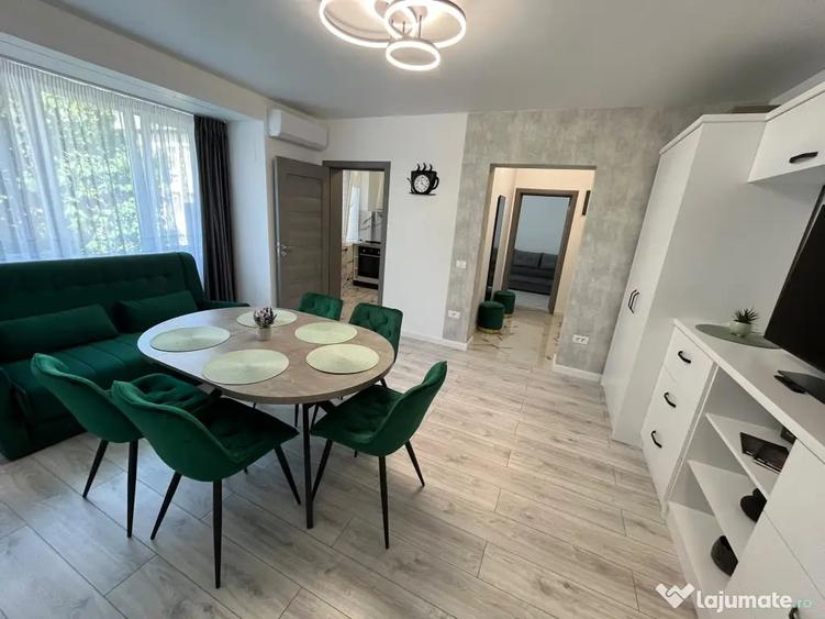 Apartament cu 3 camere semidecomandat în Ultracentral