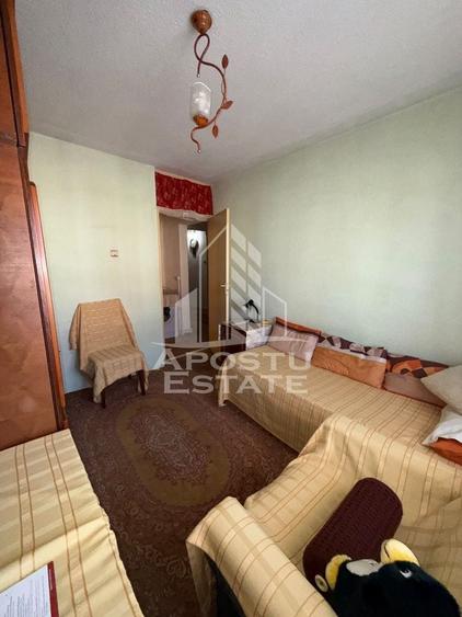 Apartament cu 3 camere decomandat, mobilat în Găești