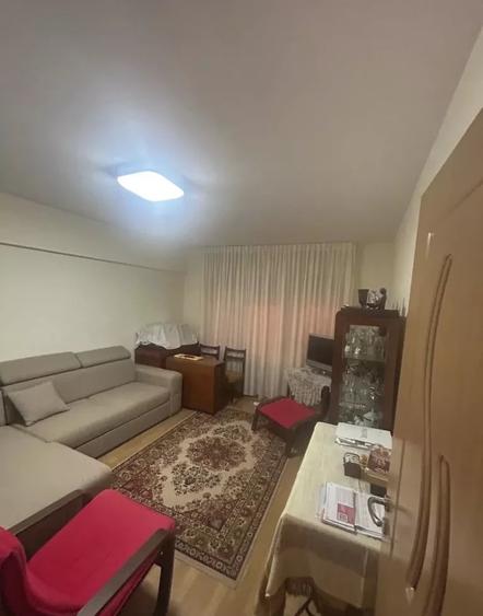 Apartament cu 2 camere decomandat, mobilat în Alexandru cel Bun
