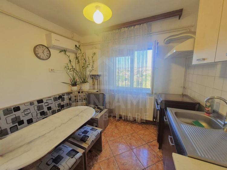 Apartament cu 3 camere semidecomandat în Lăpuș