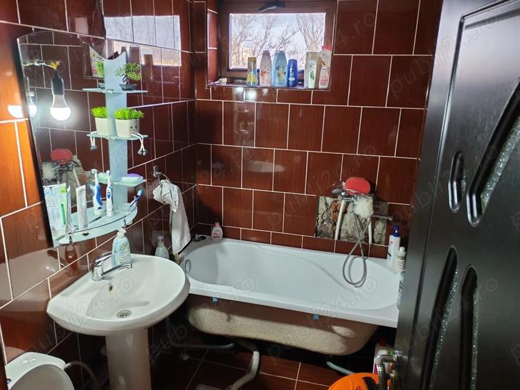 Apartament cu 3 camere semidecomandat în Ultracentral