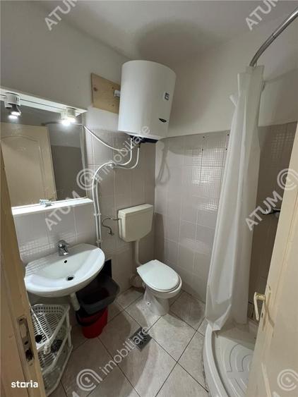 Apartament cu 5 camere în Broscărie
