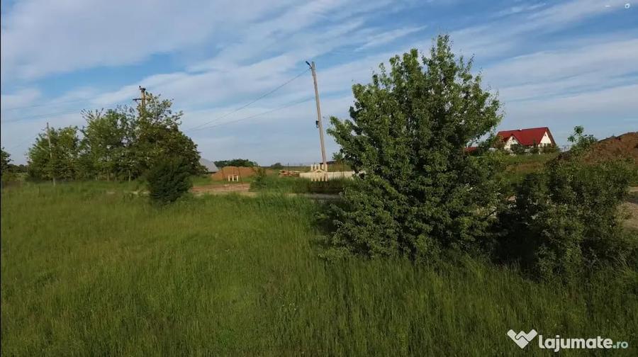 Teren intravilan in oras Siret 1100 mp! De ! 0727817187 - 4