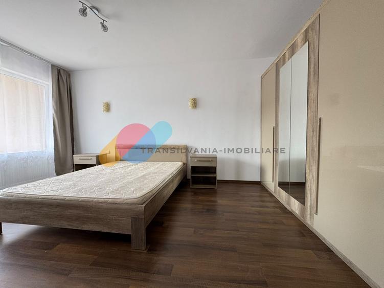 Apartament cu 3 camere decomandat în Florești