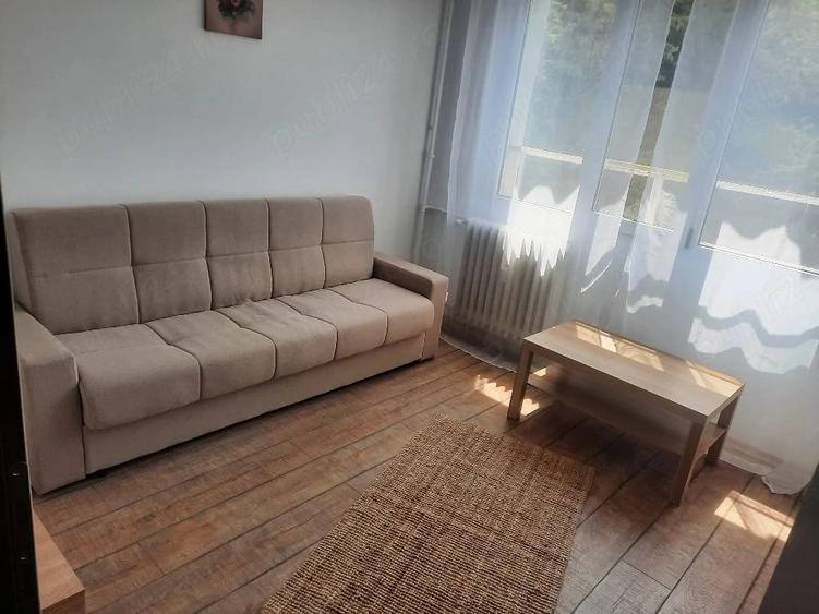 Apartament cu 3 camere decomandat în Drumul Taberei
