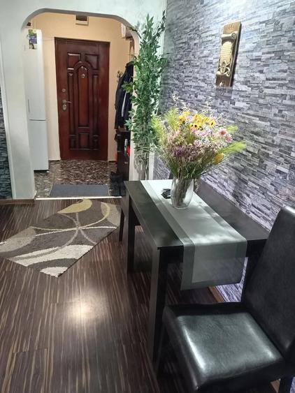 Apartament cu 2 camere semidecomandat în Exterior Vest