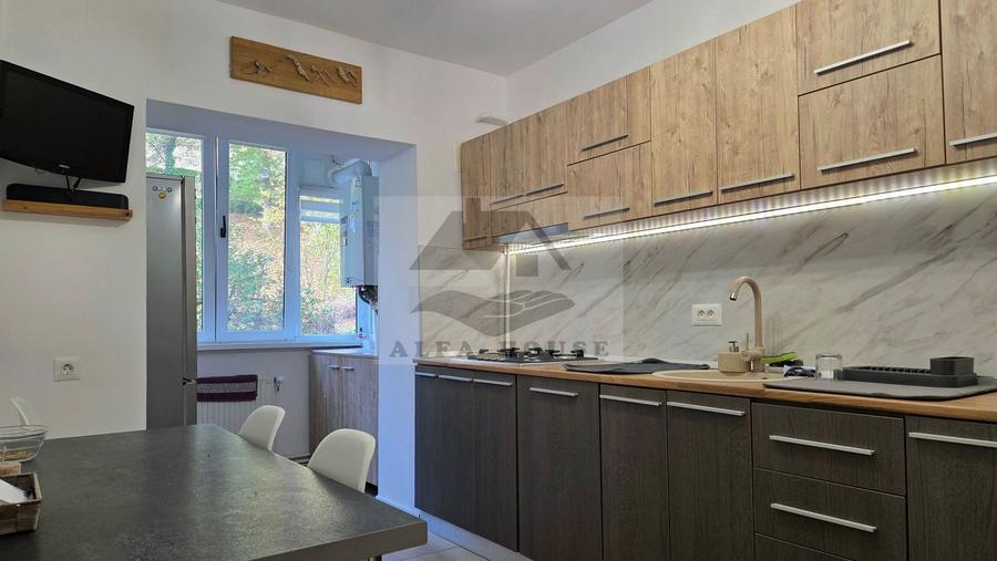 Apartament cu 3 camere decomandat, mobilat în Răcădău