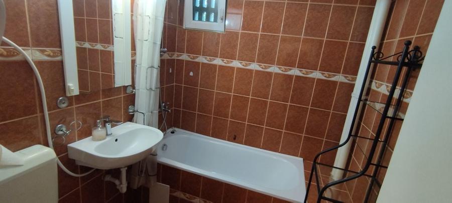 Apartament cu 2 camere decomandat în Medicină