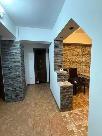 Apartament cu 3 camere decomandat în Brestei