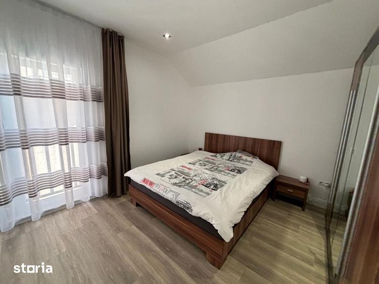 Casă cu 4 camere cu Teren 497 Mp în Roșia