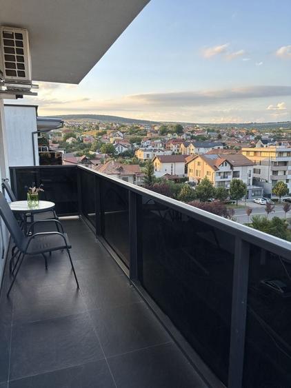 Apartament cu 3 camere decomandat în Dâmbul Rotund