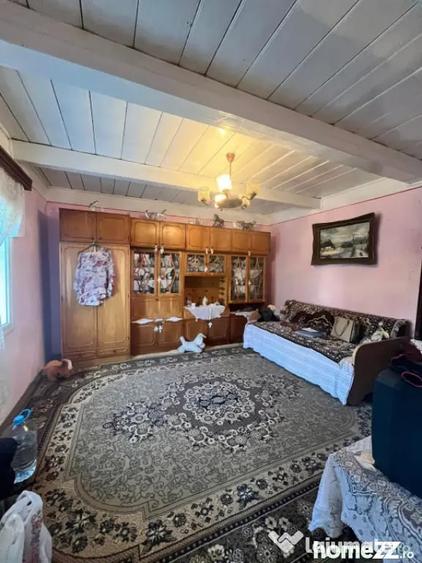 Casă cu 3 camere cu Teren 800 Mp în Siret