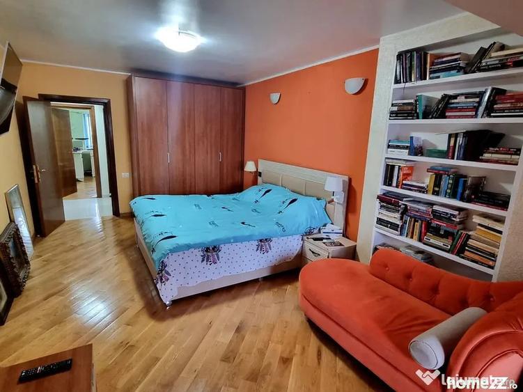 Apartament cu 3 camere decomandat în Peninsula