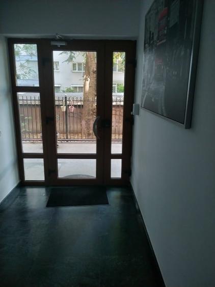 Apartament cu 3 camere decomandat în Banu Manta