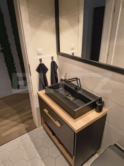 Apartament cu 2 camere semidecomandat, mobilat în Florești