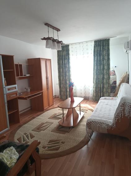 Apartament cu 2 camere decomandat în Traian