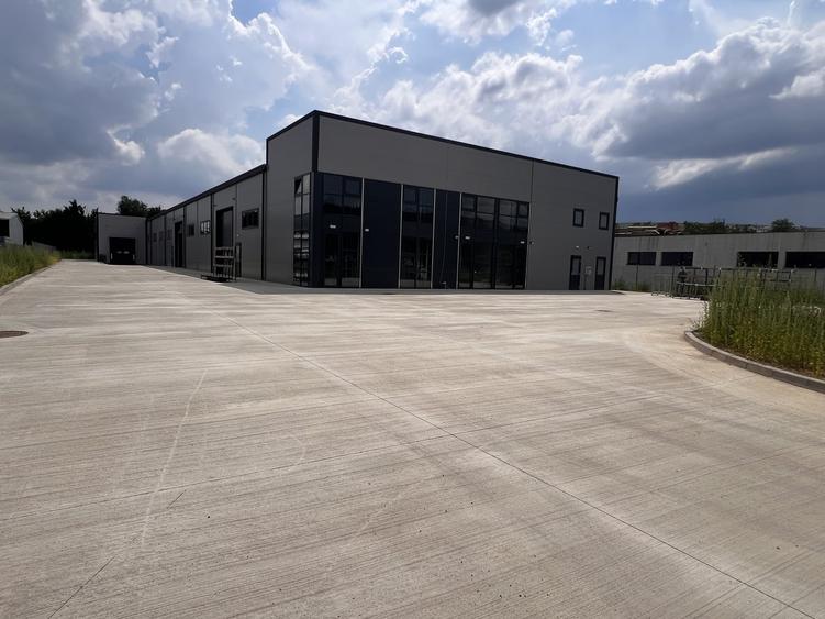 Spațiu industrial, de 1,700 mp, în Apahida