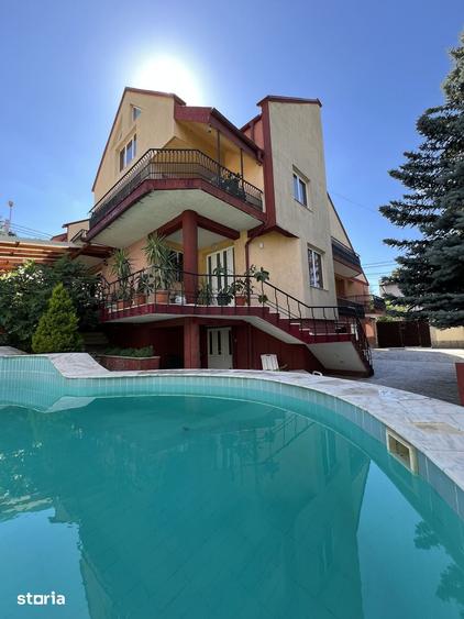 Casă cu 7 camere cu Teren 580 Mp în Banat