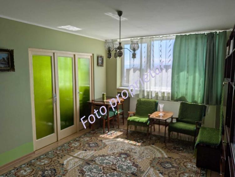 Apartament cu 3 camere decomandat în Simeria