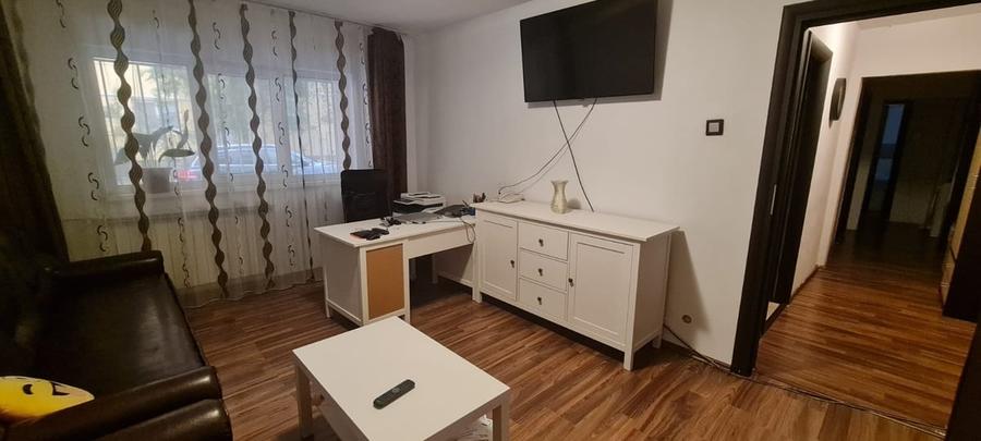 Apartament cu 3 camere decomandat în Gorjului