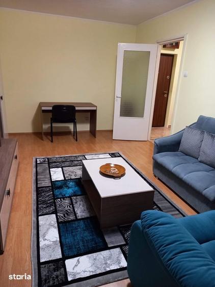 Apartament cu 2 camere decomandat, mobilat în Dacia