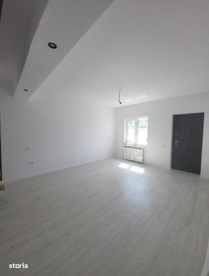 Casă cu 4 camere în Vârteju
