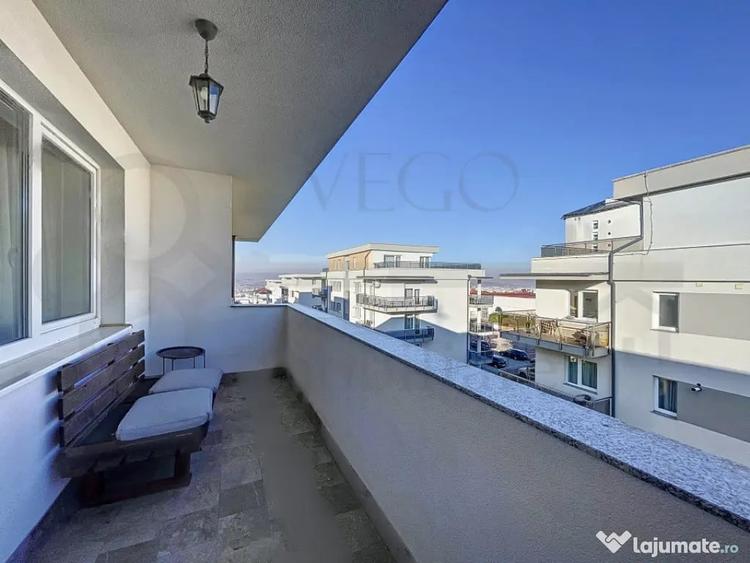 Apartament cu 3 camere semidecomandat în Bună Ziua