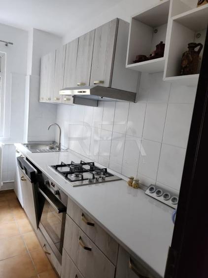 Apartament cu 3 camere semidecomandat, mobilat în Brâncoveanu