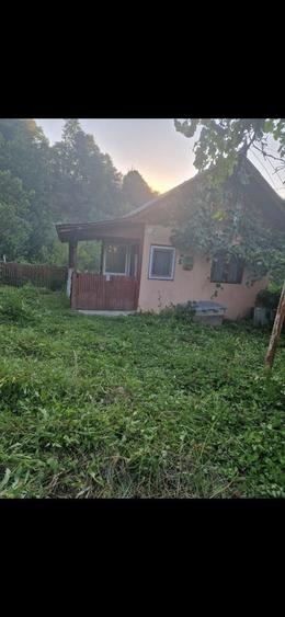 Casă cu 2 camere cu Teren 370 Mp în Șipot