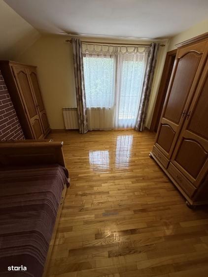 Casă cu 4 camere în Lupești