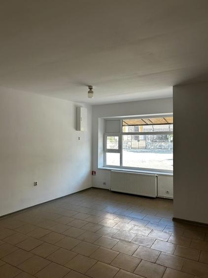Spațiu comercial, de 64 mp, în Central