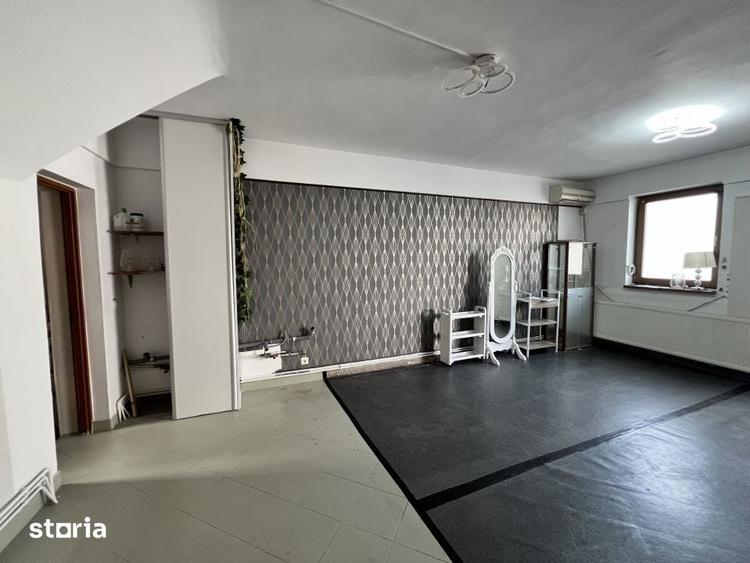 Spațiu comercial, de 38 mp, în Plopilor