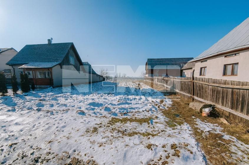 Teren Construcții intravilan de 3800 mp, în Măneuți