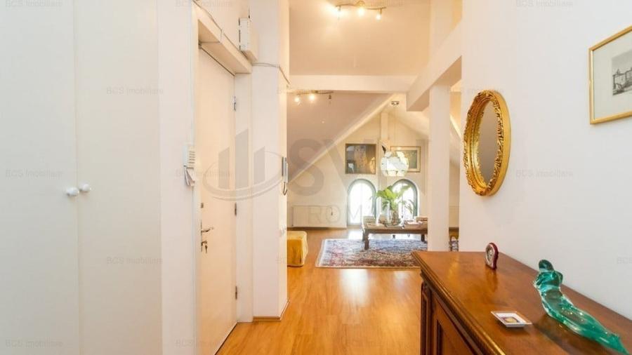 Apartament cu 2 camere semidecomandat în Universitate