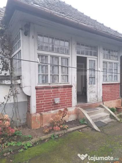 Casă cu 2 camere cu Teren 300 Mp în Central