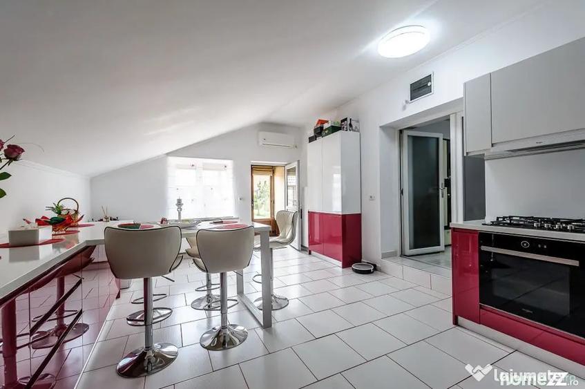 Casă cu 4 camere cu Teren 2832 Mp în Secusigiu