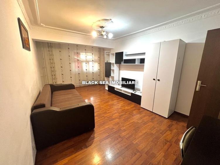 Apartament cu 3 camere, mobilat în Tomis Nord