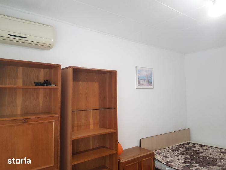 Garsonieră decomandată în Tei