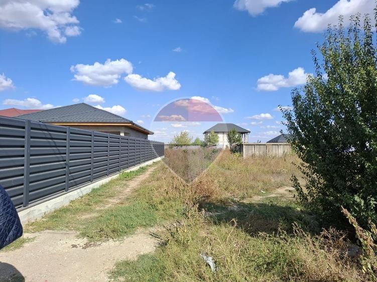 Teren Construcții intravilan de 800 mp, în Tânganu