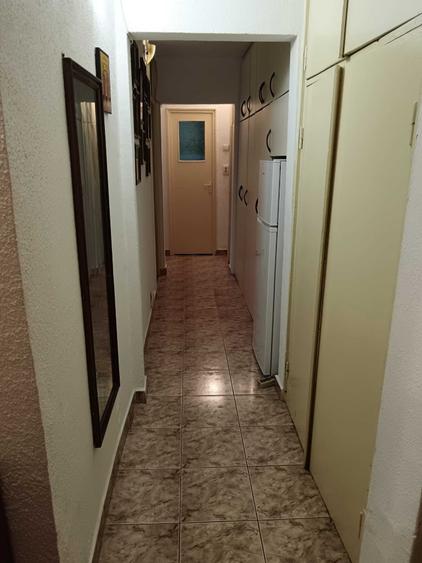 Apartament cu 3 camere decomandat în Valea Rosie